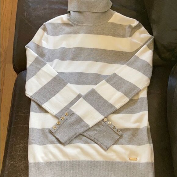 Tommy Hilfiger Turtleneck  - Picture 2 of 5